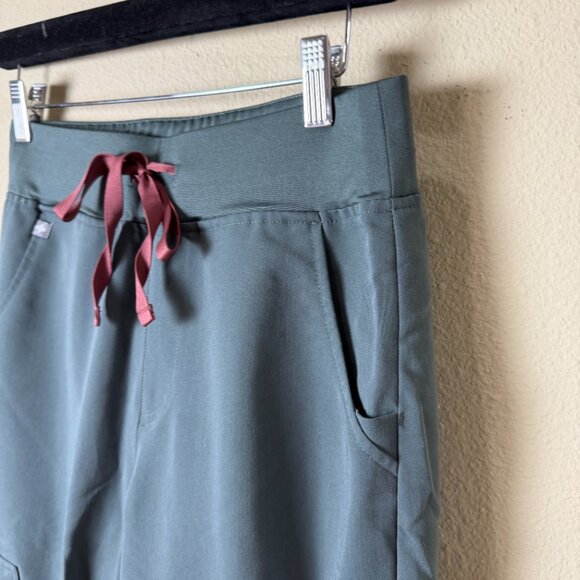 FIGS Technical Collection Grey / Green Joggers Scrubs Bottoms Pants Size Small - Picture 5 of 11